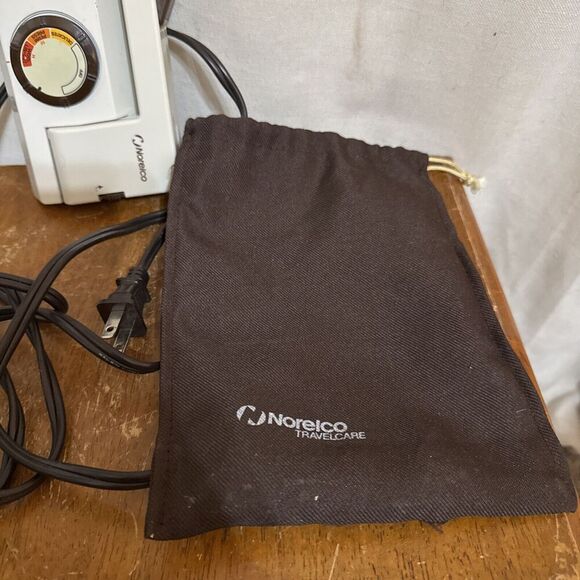 Vintage NORELCO TRAVEL IRON WITH CARRY BAG T165 Packable Works - Picture 3 of 8